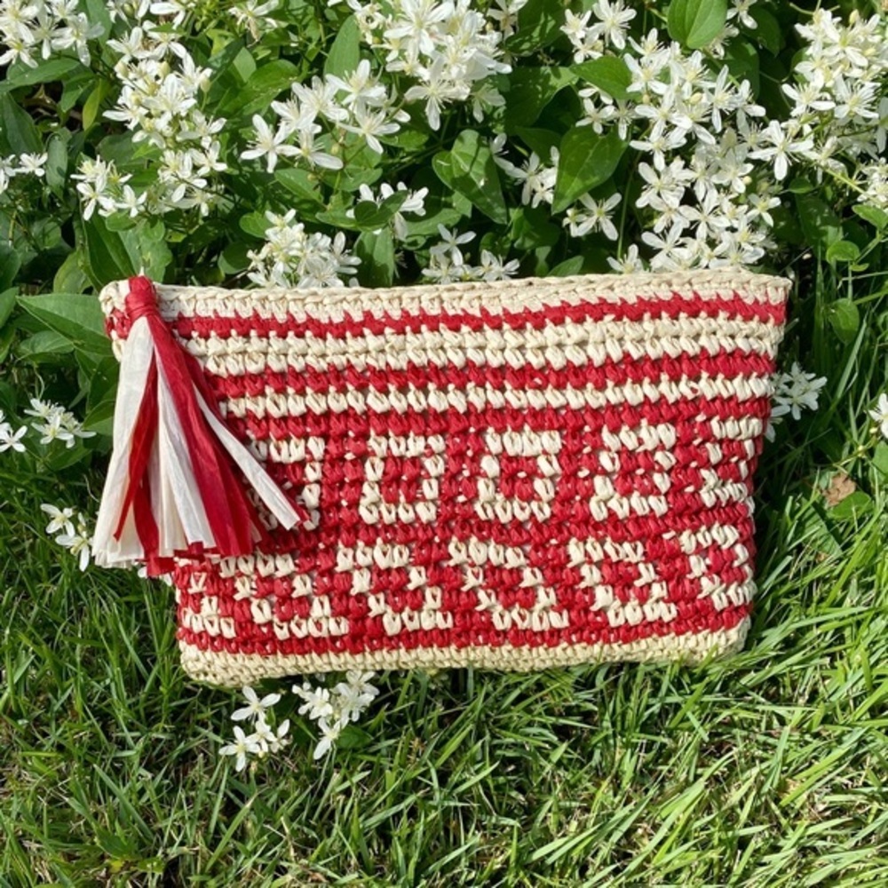 Straw clutch bag